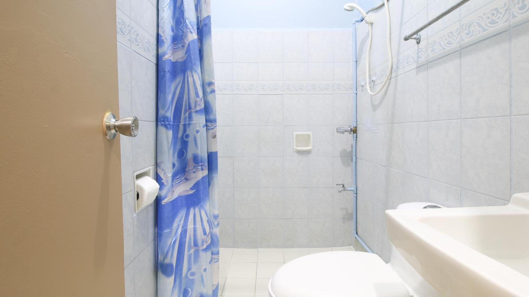 Отель Reddoorz @ Bankal Lapulapu Номер фото